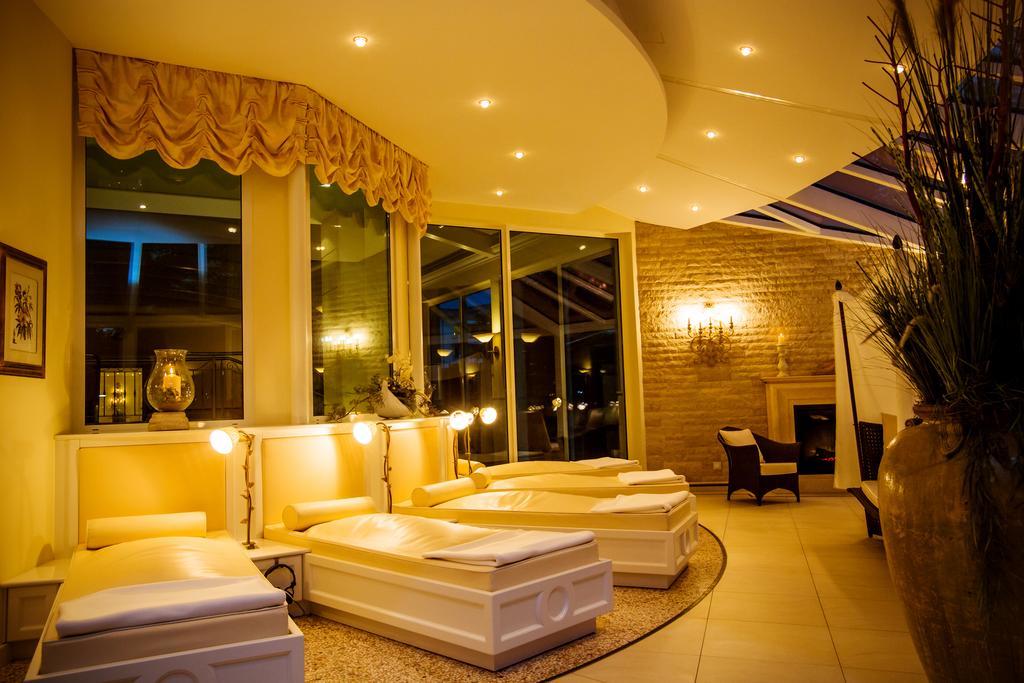 Thermenhotel Quellenhof 바트푸징 외부 사진