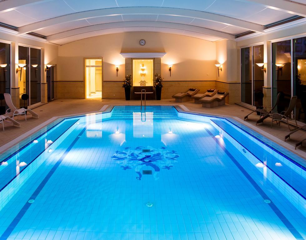 Thermenhotel Quellenhof 바트푸징 외부 사진