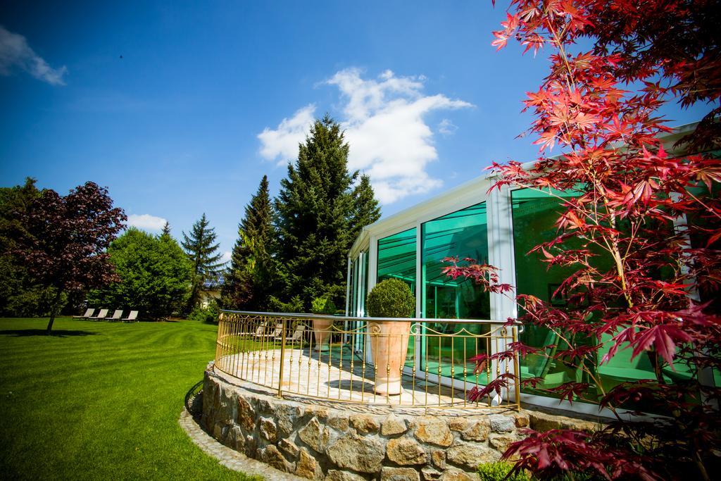 Thermenhotel Quellenhof 바트푸징 외부 사진