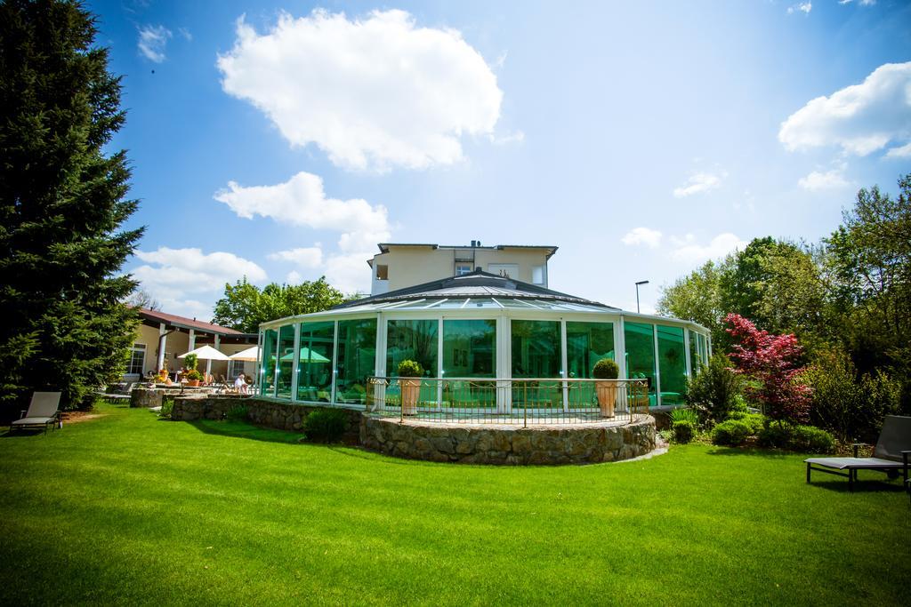 Thermenhotel Quellenhof 바트푸징 외부 사진