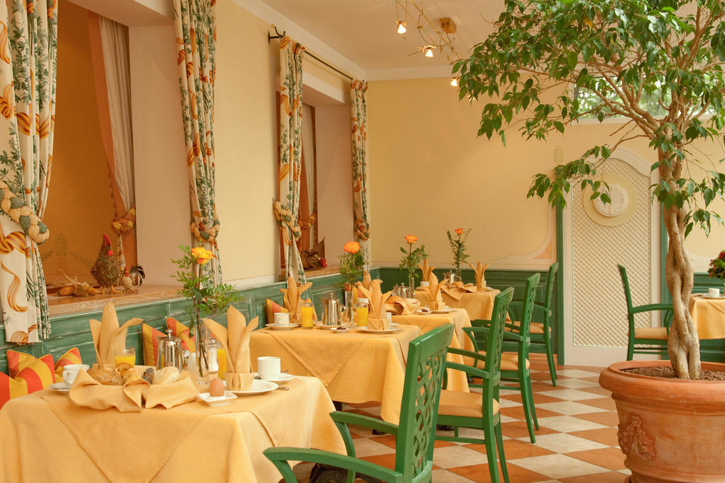 Thermenhotel Quellenhof 바트푸징 외부 사진