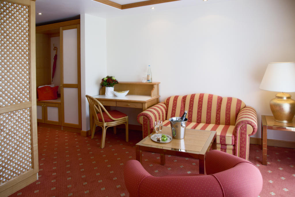 Thermenhotel Quellenhof 바트푸징 객실 사진
