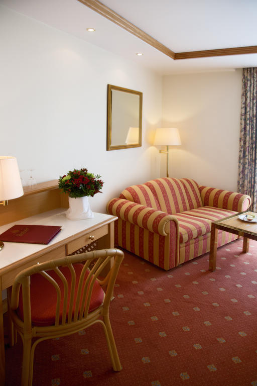 Thermenhotel Quellenhof 바트푸징 객실 사진