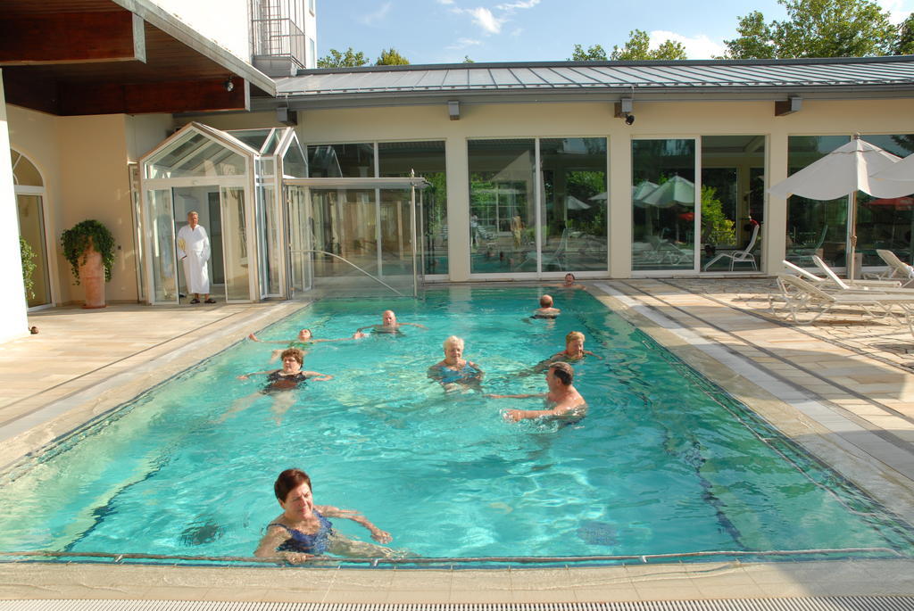 Thermenhotel Quellenhof 바트푸징 외부 사진