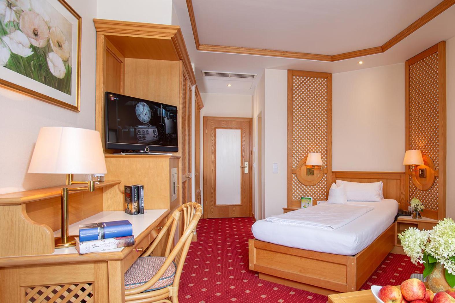 Thermenhotel Quellenhof 바트푸징 외부 사진
