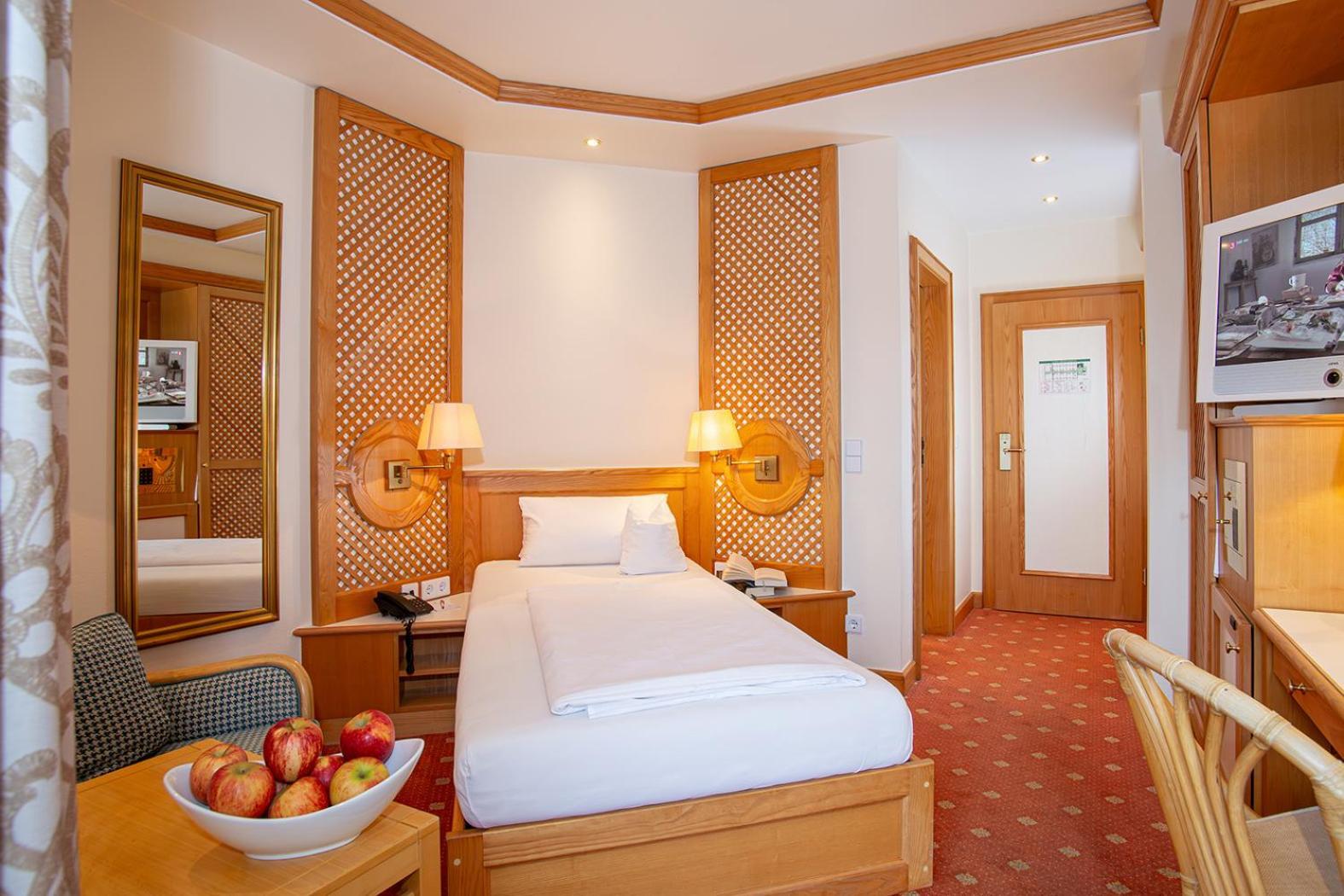 Thermenhotel Quellenhof 바트푸징 외부 사진